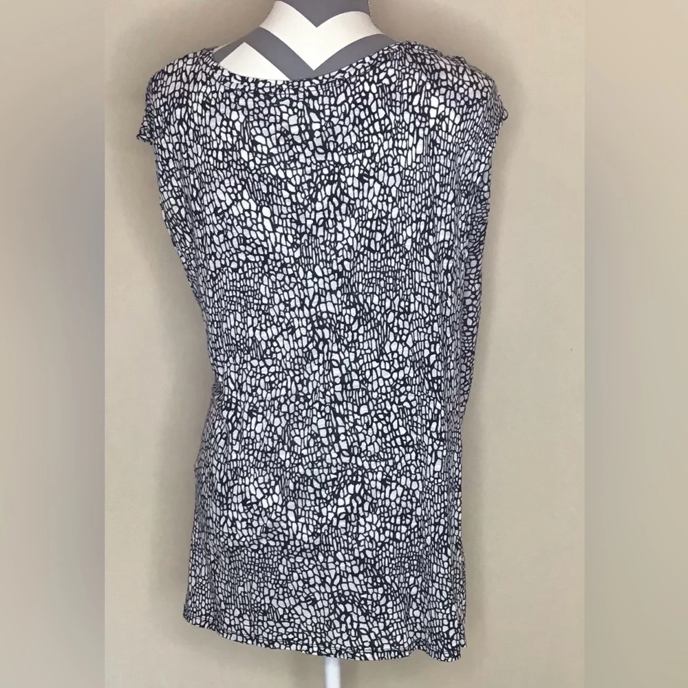 Apt 9 Sleeveless Black and White Patterned Women's Top - Picture 4 of 12